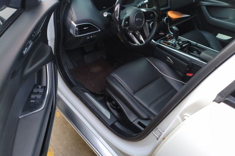 Used Jaguar XEL 2020 2.0T 250 PS SE Tech-Elegant Edition Driver Seat