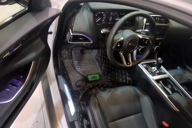 Used Jaguar XEL 2020 2.0T 200PS R-DYNAMIC Youth Sports Edition Driver Seat