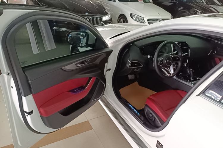 Used Jaguar XEL 2020 2.0T 200 PS R-DYNAMIC S Advanced Sport Edition Driver Seat
