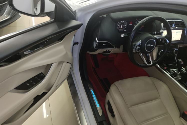 Used Jaguar XEL 2020 2.0T 250 PS SE Tech-Elegant Edition Driver Seat