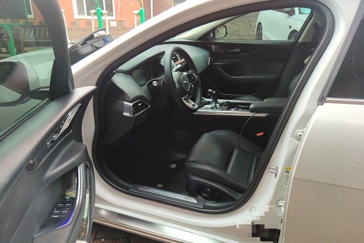 Used Jaguar XEL 2020 2.0T 200 PS S Advanced Elegance Edition Driver Seat