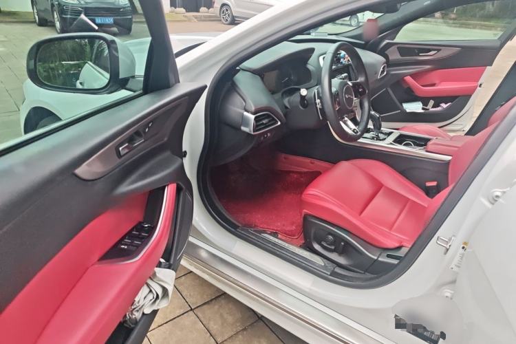Used Jaguar XEL 2020 2.0T 200 PS R-DYNAMIC S Advanced Sport Edition Driver Seat