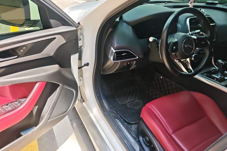 Used Jaguar XEL 2020 2.0T 200 PS R-DYNAMIC S Advanced Sport Edition Driver Seat