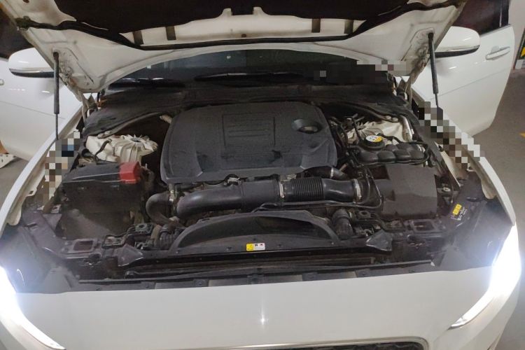 Used Jaguar XEL 2020 2.0T 200PS R-DYNAMIC Youth Sports Edition Engine Bay