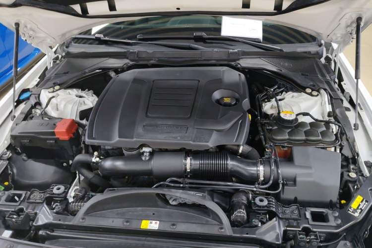 Used Jaguar XEL 2020 2.0T 200 PS S Advanced Elegance Edition Engine Bay