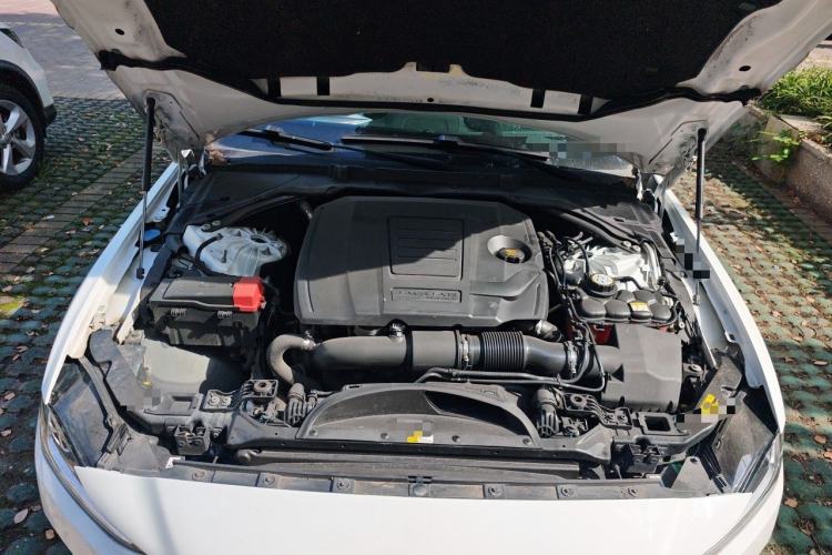 Used Jaguar XEL 2020 2.0T 200 PS S Advanced Elegance Edition Engine Bay