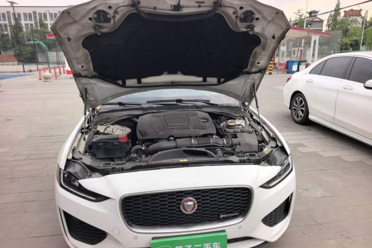 Used Jaguar XEL 2020 2.0T 200PS R-DYNAMIC Youth Sports Edition Engine Bay