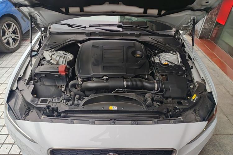 Used Jaguar XEL 2020 2.0T 200PS R-DYNAMIC Youth Sports Edition Engine Bay