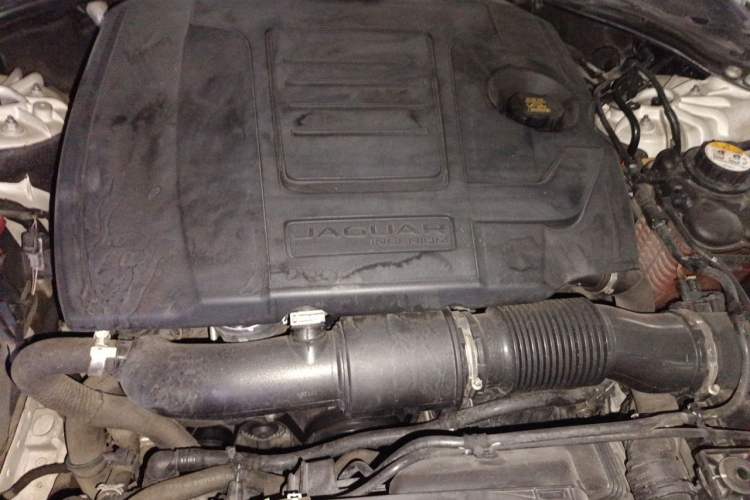 Used Jaguar XEL 2020 2.0T 200PS R-DYNAMIC Youth Sports Edition Engine Bay