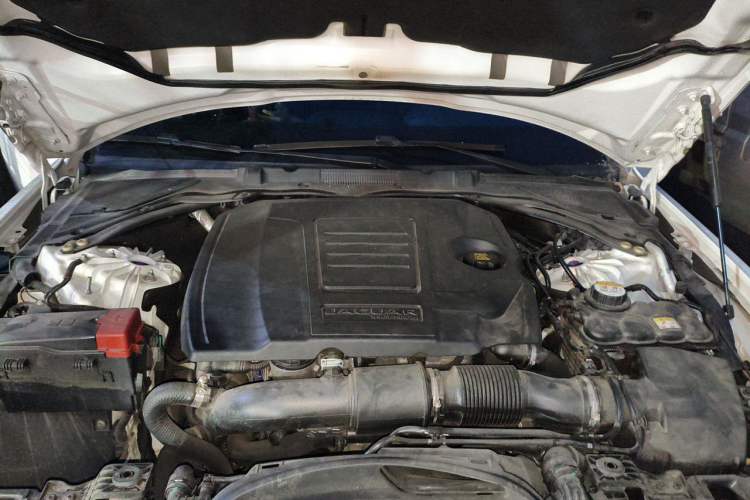 Used Jaguar XEL 2020 2.0T 250 PS SE Tech-Elegant Edition Engine Bay