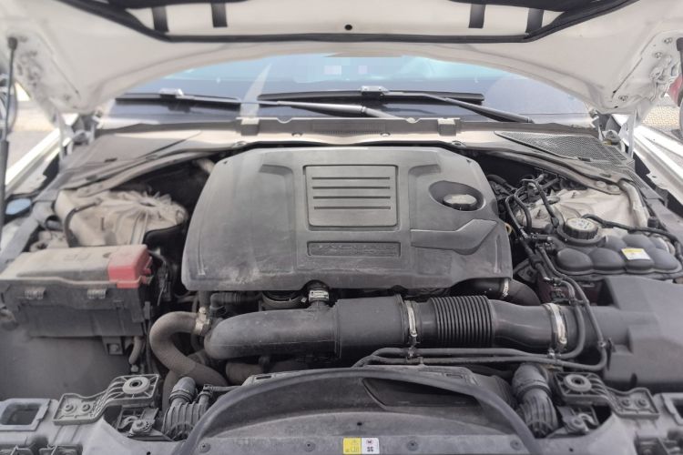 Used Jaguar XEL 2020 2.0T 200 PS R-DYNAMIC S Advanced Sport Edition Engine Bay