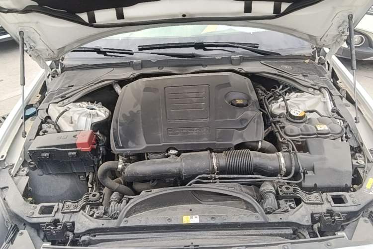 Used Jaguar XEL 2020 2.0T 200 PS S Advanced Elegance Edition Engine Bay