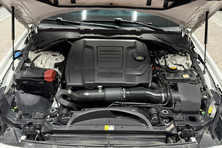 Used Jaguar XEL 2020 2.0T 200 PS S Advanced Elegance Edition Engine Bay