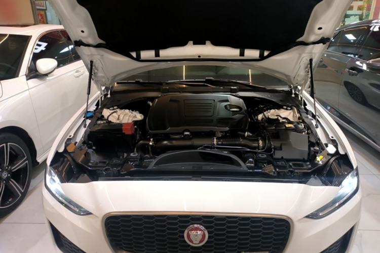Used Jaguar XEL 2020 2.0T 200PS R-DYNAMIC Youth Sports Edition Engine Bay
