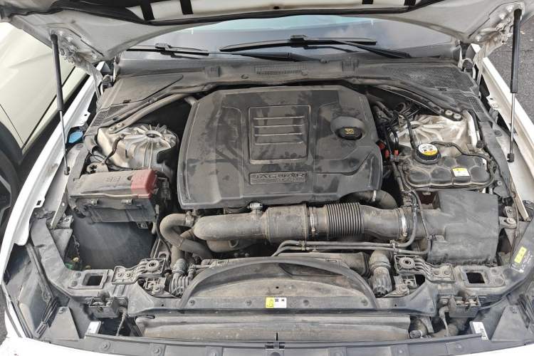 Used Jaguar XEL 2020 2.0T 200 PS R-DYNAMIC S Advanced Sport Edition Engine Bay