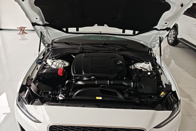 Used Jaguar XEL 2020 2.0T 200PS R-DYNAMIC Youth Sports Edition Engine Bay