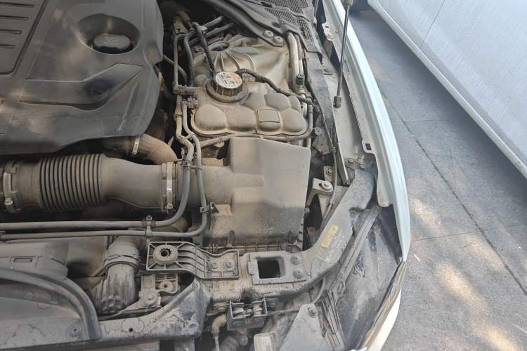 Used Jaguar XEL 2020 2.0T 200PS R-DYNAMIC Youth Sports Edition Engine Bay Left