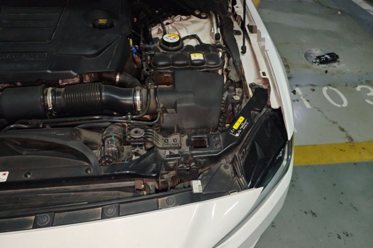 Used Jaguar XEL 2020 2.0T 200 PS S Advanced Elegance Edition Engine Bay Left