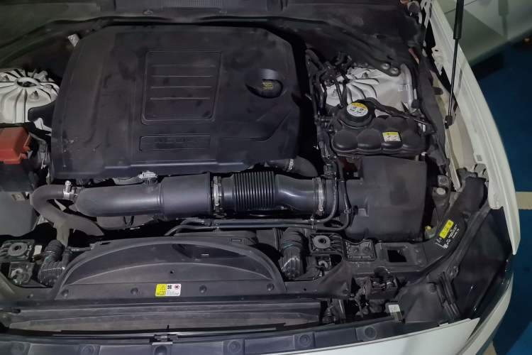 Used Jaguar XEL 2020 2.0T 200PS R-DYNAMIC Youth Sports Edition Engine Bay Left