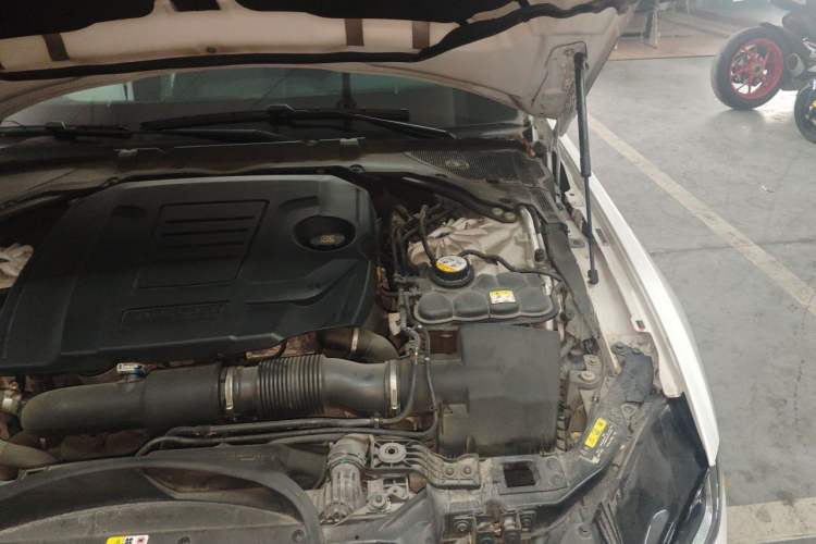 Used Jaguar XEL 2020 2.0T 200 PS S Advanced Elegance Edition Engine Bay Left