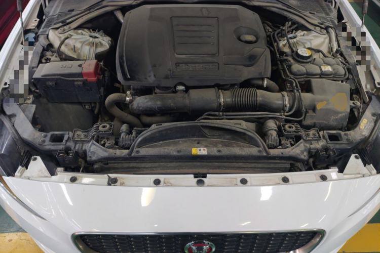 Used Jaguar XEL 2020 2.0T 200PS R-DYNAMIC Youth Sports Edition Engine Bay