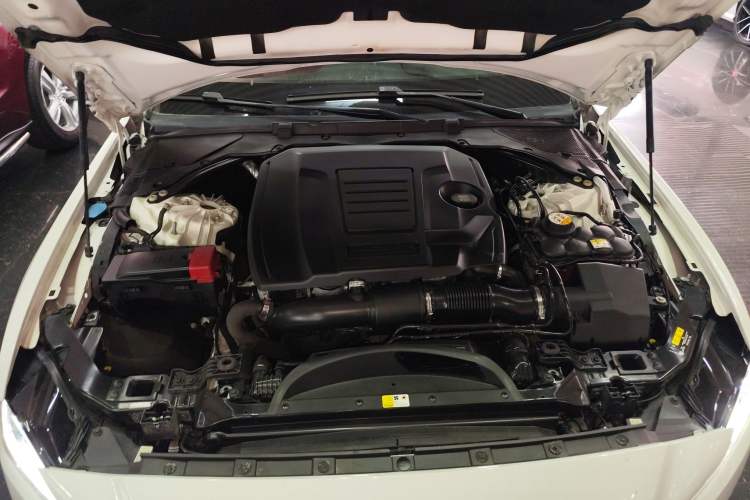 Used Jaguar XEL 2020 2.0T 200 PS R-DYNAMIC S Advanced Sport Edition Engine Bay