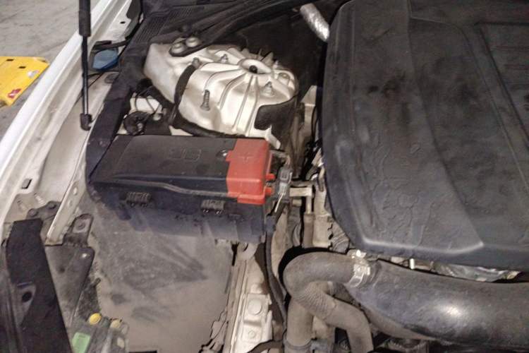 Used Jaguar XEL 2020 2.0T 200PS R-DYNAMIC Youth Sports Edition Engine Bay Right