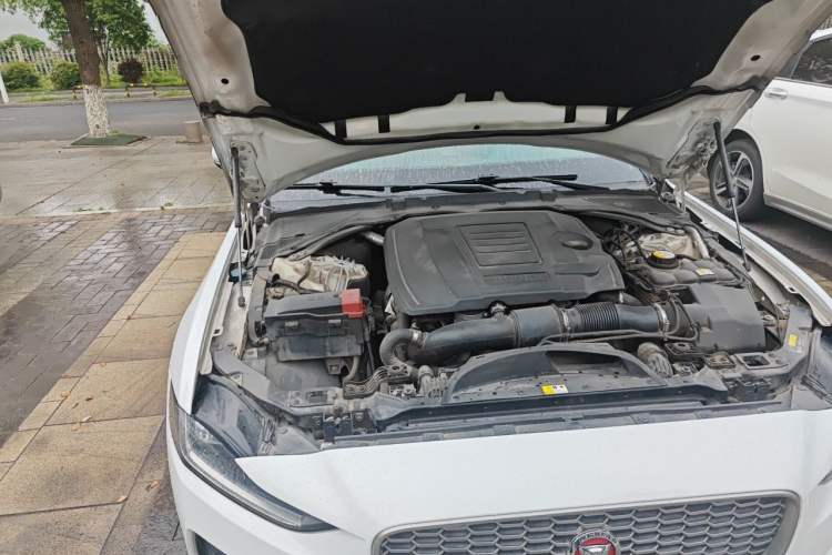 Used Jaguar XEL 2020 2.0T 200 PS S Advanced Elegance Edition Engine Bay Right