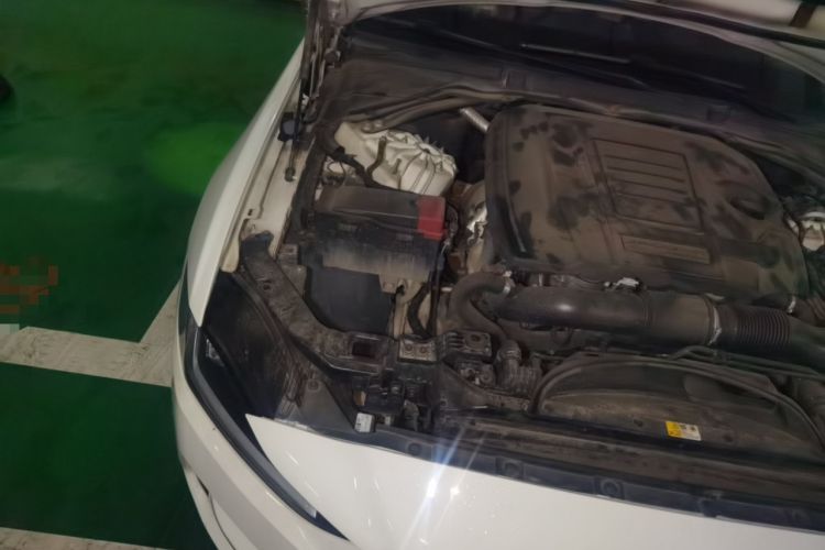 Used Jaguar XEL 2020 2.0T 250 PS SE Tech-Elegant Edition Engine Bay Right