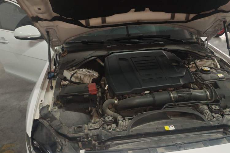 Used Jaguar XEL 2020 2.0T 200 PS S Advanced Elegance Edition Engine Bay Right