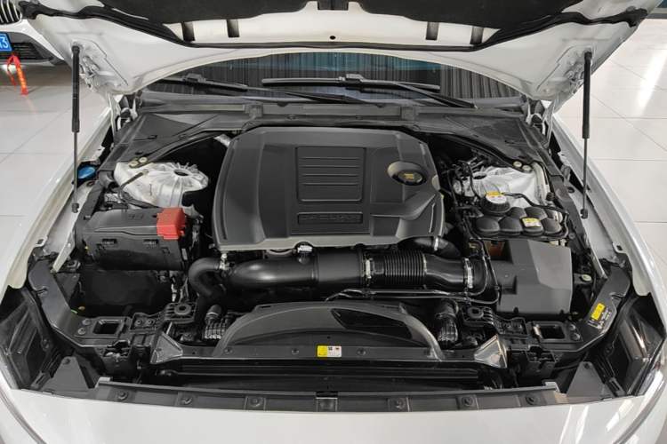 Used Jaguar XEL 2020 2.0T 200 PS R-DYNAMIC S Advanced Sport Edition Engine Bay