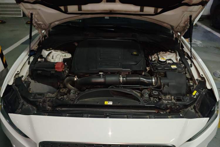 Used Jaguar XEL 2020 2.0T 200 PS S Advanced Elegance Edition Engine Bay