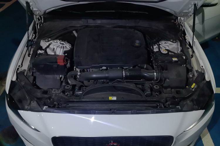 Used Jaguar XEL 2020 2.0T 200PS R-DYNAMIC Youth Sports Edition Engine Bay