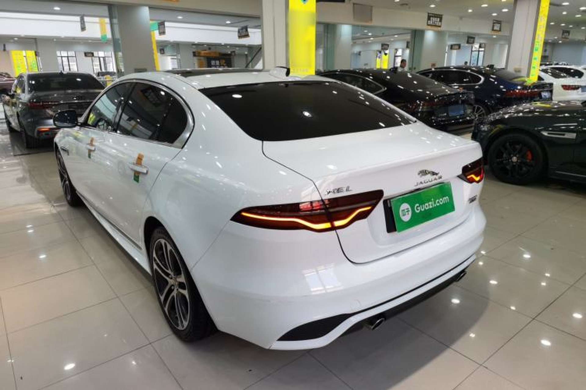 Used Jaguar XEL 2020 2.0T 200 PS R-DYNAMIC S Advanced Sport Edition Exterior 2