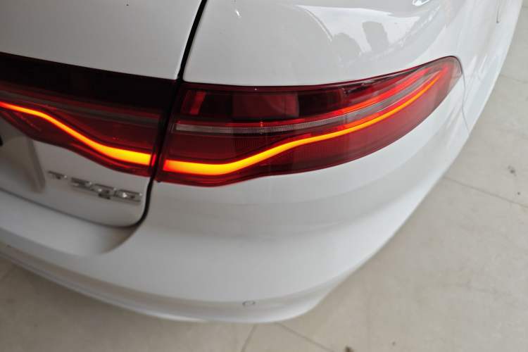 Used Jaguar XEL 2020 2.0T 200 PS R-DYNAMIC S Advanced Sport Edition Exterior 3