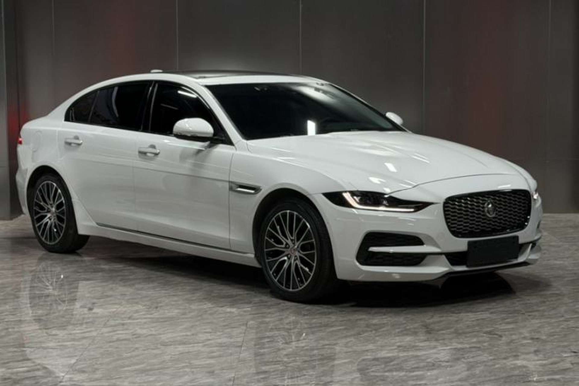 Used Jaguar XEL 2020 2.0T 200 PS S Advanced Elegance Edition Exterior 3