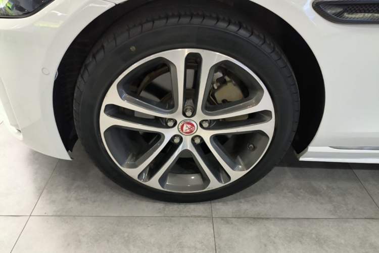 Used Jaguar XEL 2020 2.0T 200 PS R-DYNAMIC S Advanced Sport Edition Exterior 4