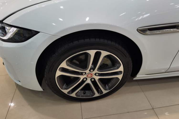 Used Jaguar XEL 2020 2.0T 200 PS R-DYNAMIC S Advanced Sport Edition Exterior 4