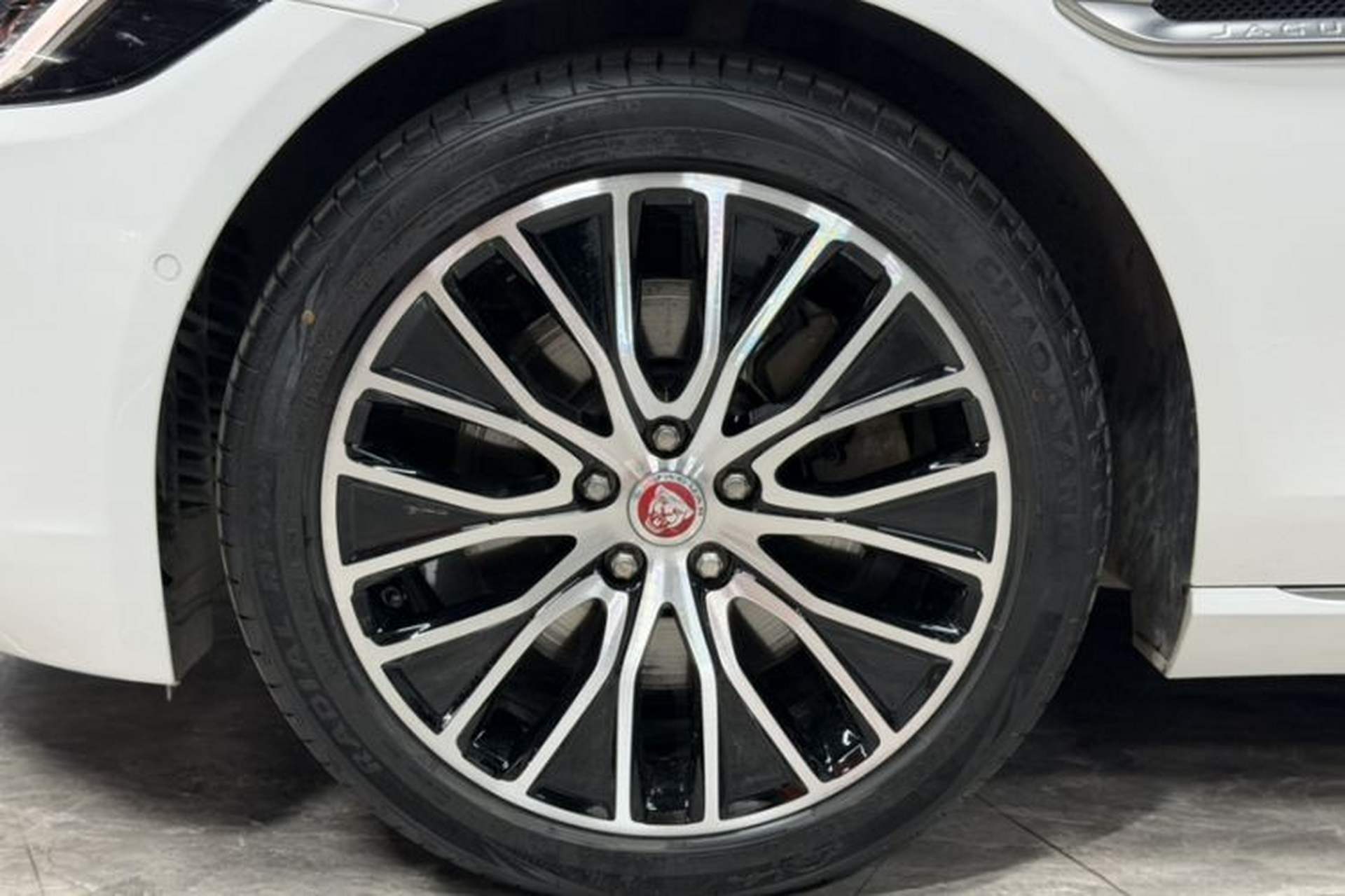 Used Jaguar XEL 2020 2.0T 200 PS S Advanced Elegance Edition Exterior 9