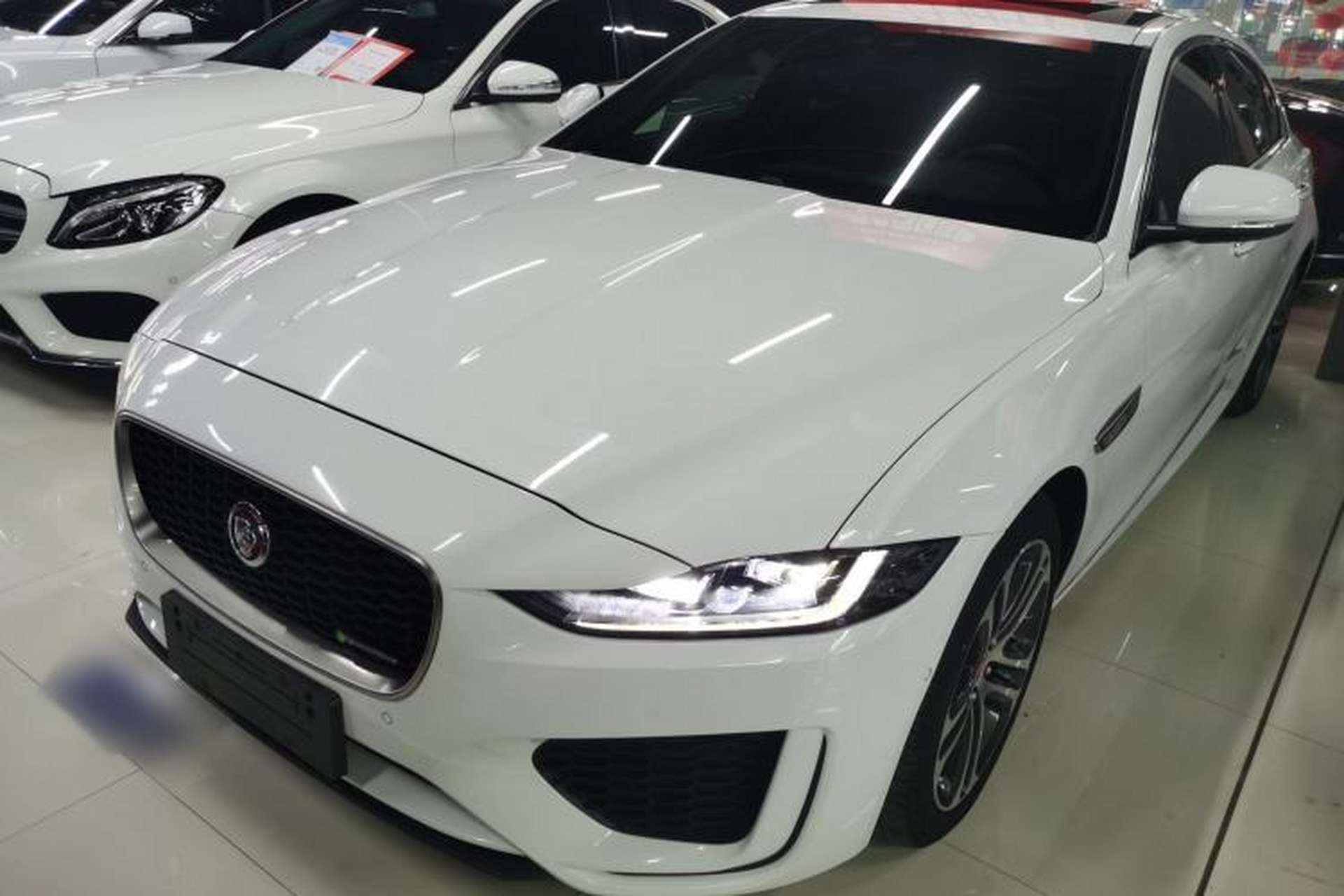 Used Jaguar XEL 2020 2.0T 200 PS R-DYNAMIC S Advanced Sport Edition Front Left 45 Deg