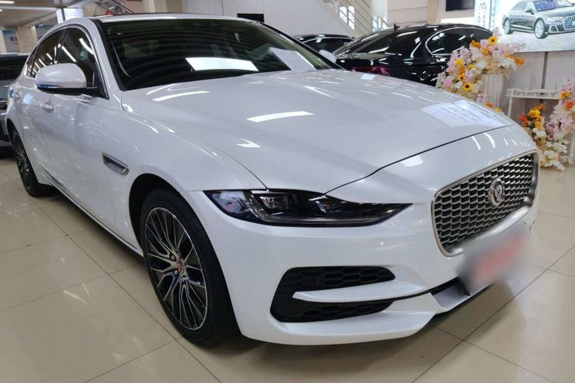 Used Jaguar XEL 2020 2.0T 200 PS S Advanced Elegance Edition Front Right 45 Deg