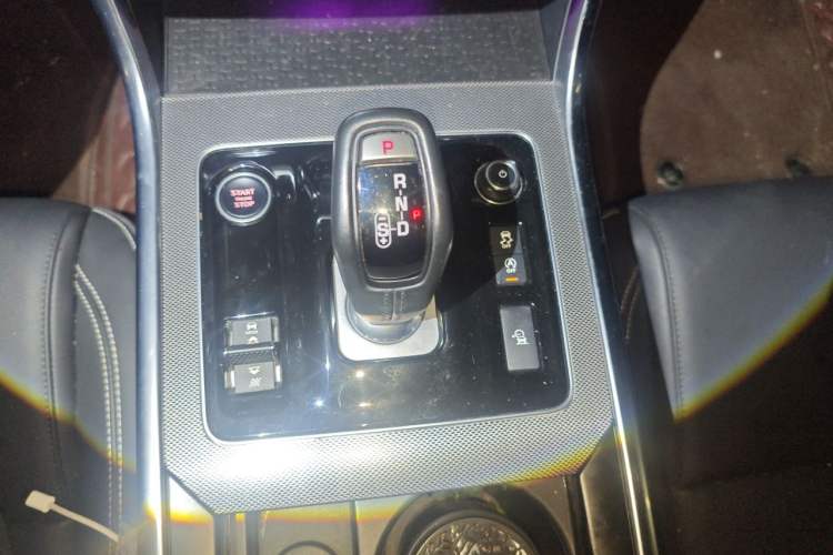 Used Jaguar XEL 2020 2.0T 200PS R-DYNAMIC Youth Sports Edition Gear Lever