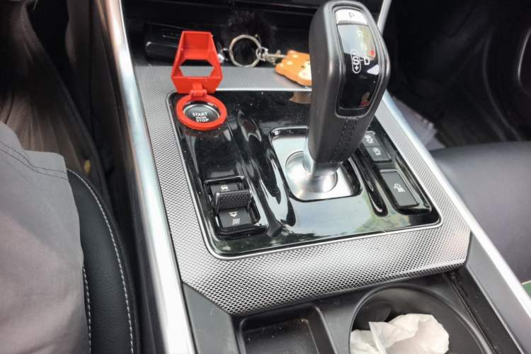 Used Jaguar XEL 2020 2.0T 200PS R-DYNAMIC Youth Sports Edition Gear Lever