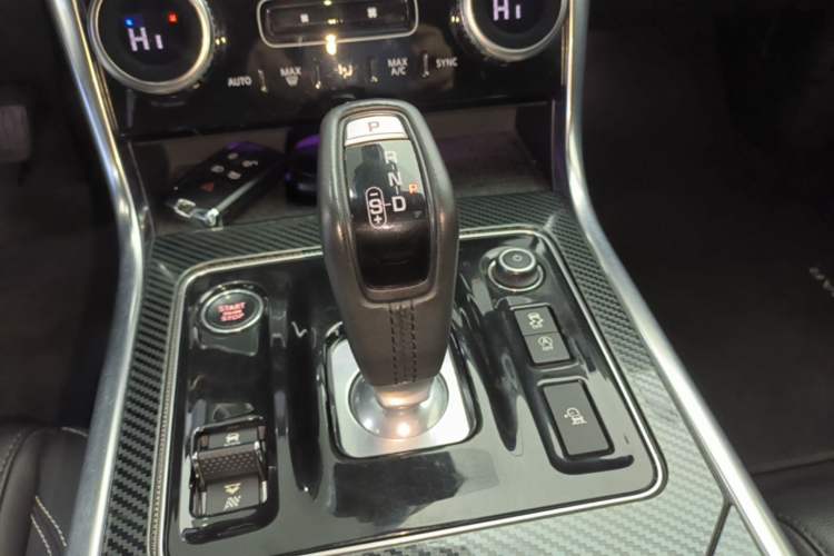 Used Jaguar XEL 2020 2.0T 200 PS R-DYNAMIC S Advanced Sport Edition Gear Lever