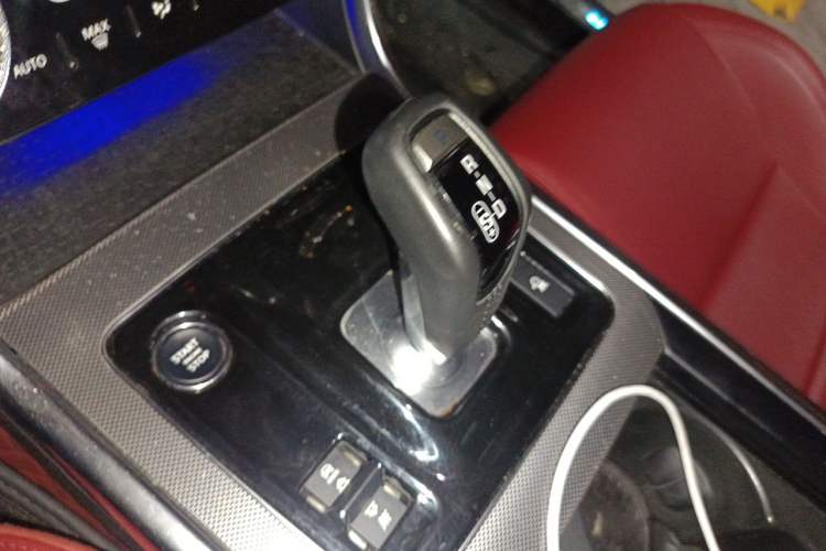 Used Jaguar XEL 2020 2.0T 200PS R-DYNAMIC Youth Sports Edition Gear Lever