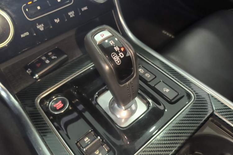 Used Jaguar XEL 2020 2.0T 200 PS R-DYNAMIC S Advanced Sport Edition Gear Lever