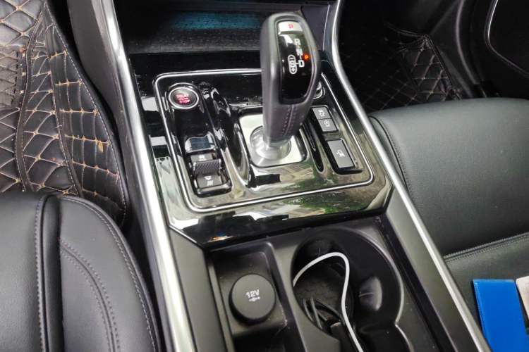 Used Jaguar XEL 2020 2.0T 200 PS S Advanced Elegance Edition Gear Lever