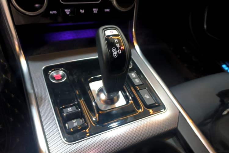 Used Jaguar XEL 2020 2.0T 200PS R-DYNAMIC Youth Sports Edition Gear Lever