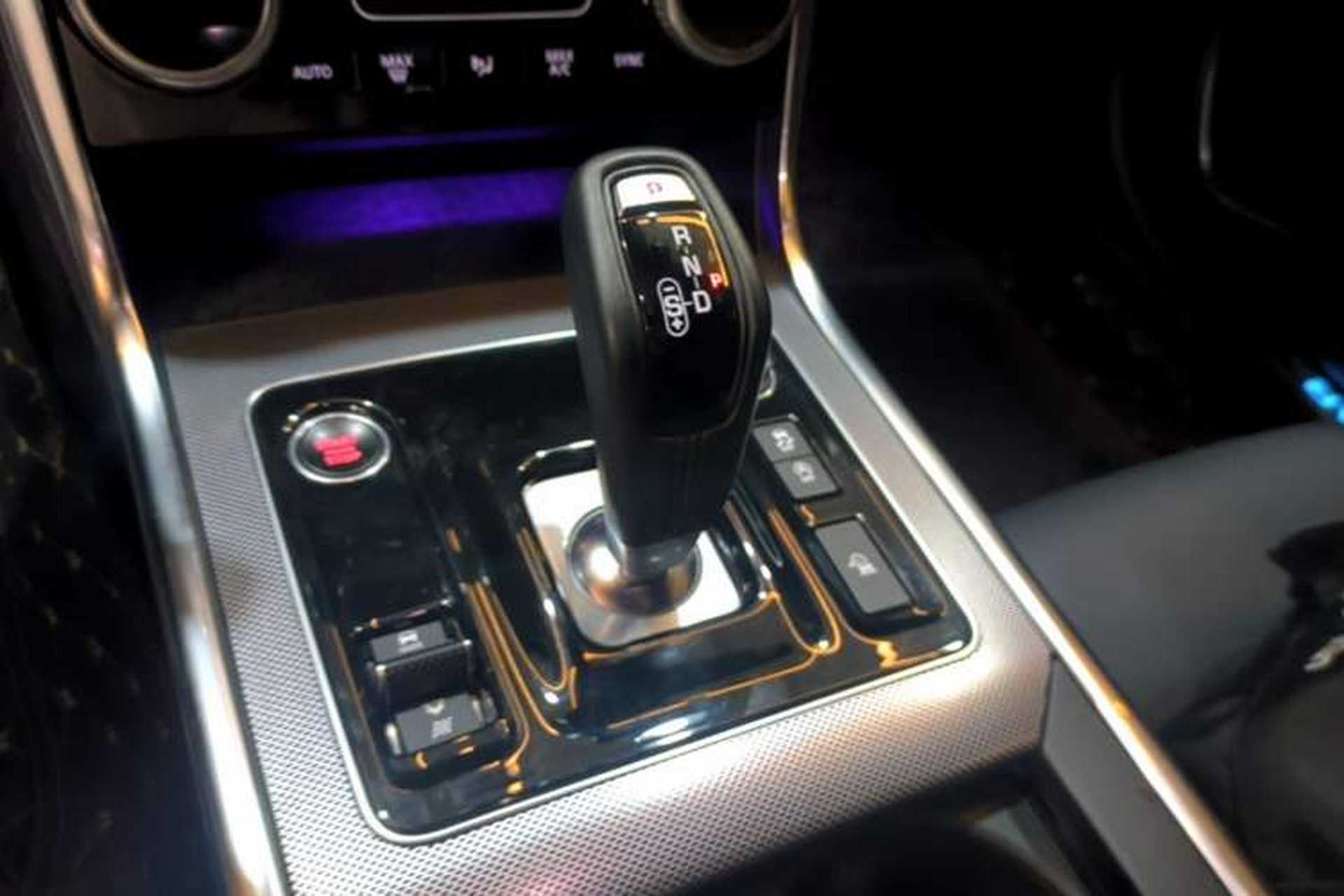 Used Jaguar XEL 2020 2.0T 200PS R-DYNAMIC Youth Sports Edition Gear Lever