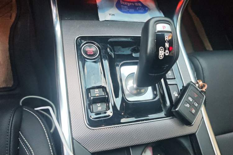 Used Jaguar XEL 2020 2.0T 200 PS R-DYNAMIC S Advanced Sport Edition Gear Lever